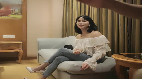 约炮极品外围小姐姐，重金包夜嫩穴爆操内射